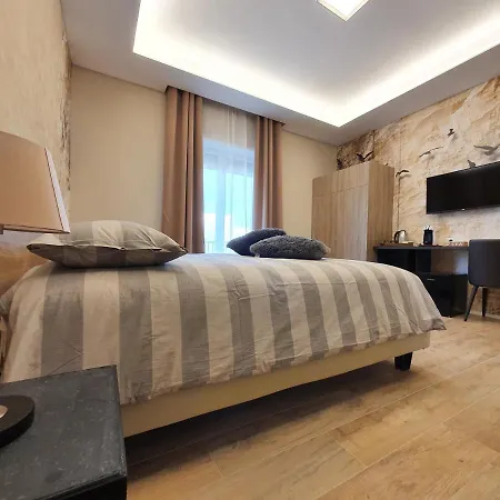 Interno 6 Via Cugia 5