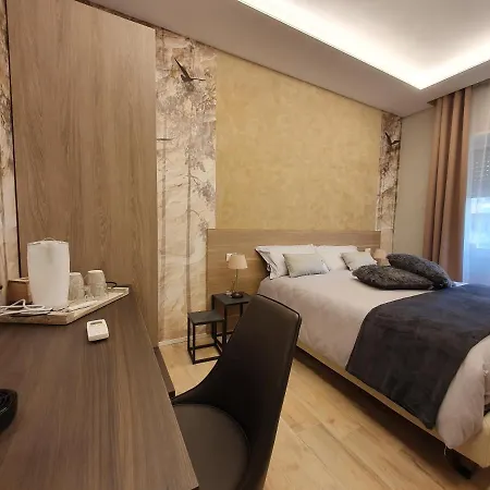 Πανσιόν Interno 6 Via Cugia 5 3*